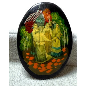 Vintage Russian Lacquer Wood Brooch Fairy Tale Folk Miniature 4 Woman Dancing 96